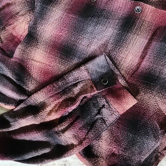 Cloth & Stone Women's Burgundy and Black Button Down Size Large - Picture 3 of 6